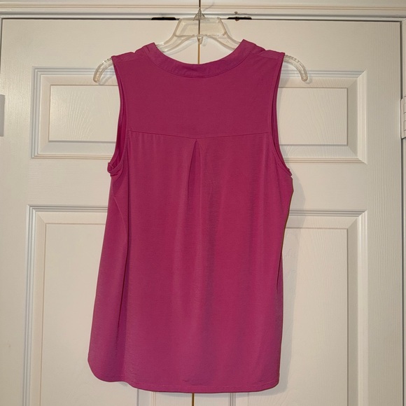 Elegant Magenta Sleeveless Top - Picture 2 of 4